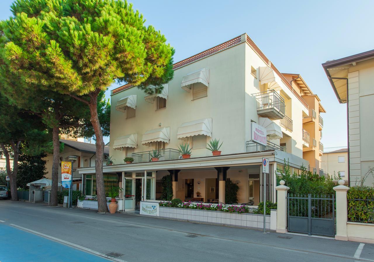 Hotel Benvenuti Гатео а Маре Екстериор снимка