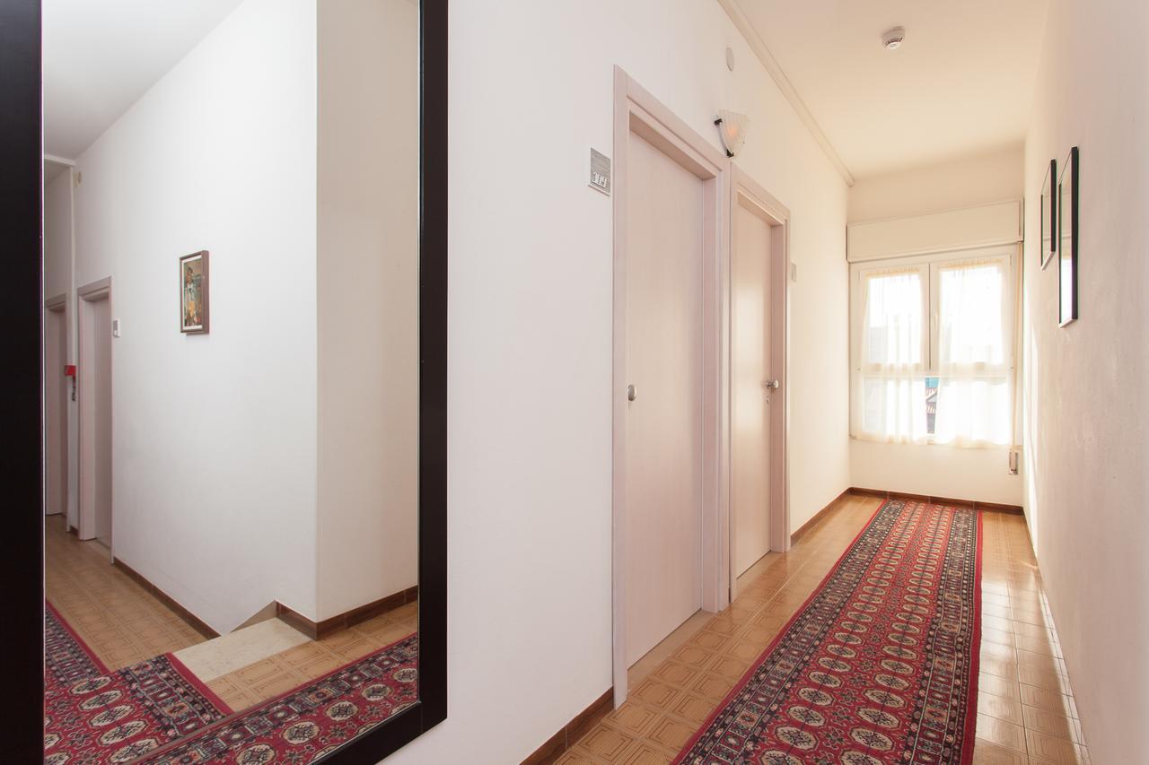 Hotel Benvenuti Гатео а Маре Екстериор снимка